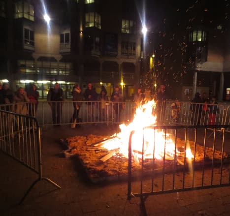 May bonfire of the Eumavia in New Louvain